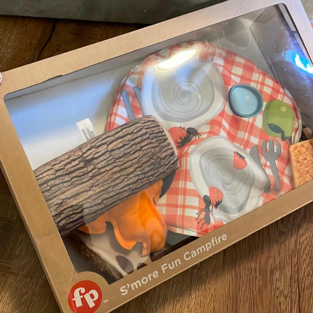 S’more fun campfire set 🏕 - Picture 3 of 4